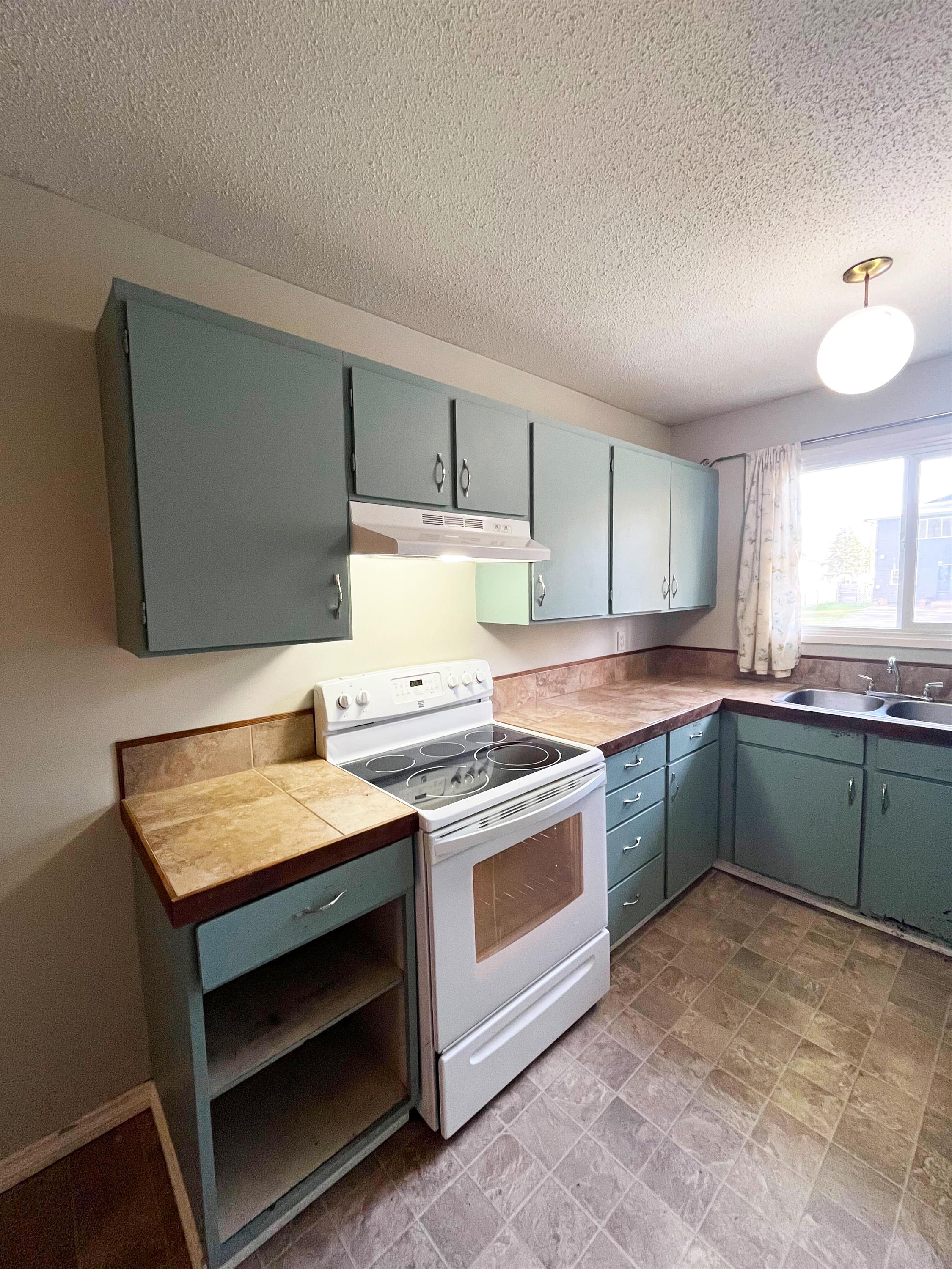 2405 Pine Street - A