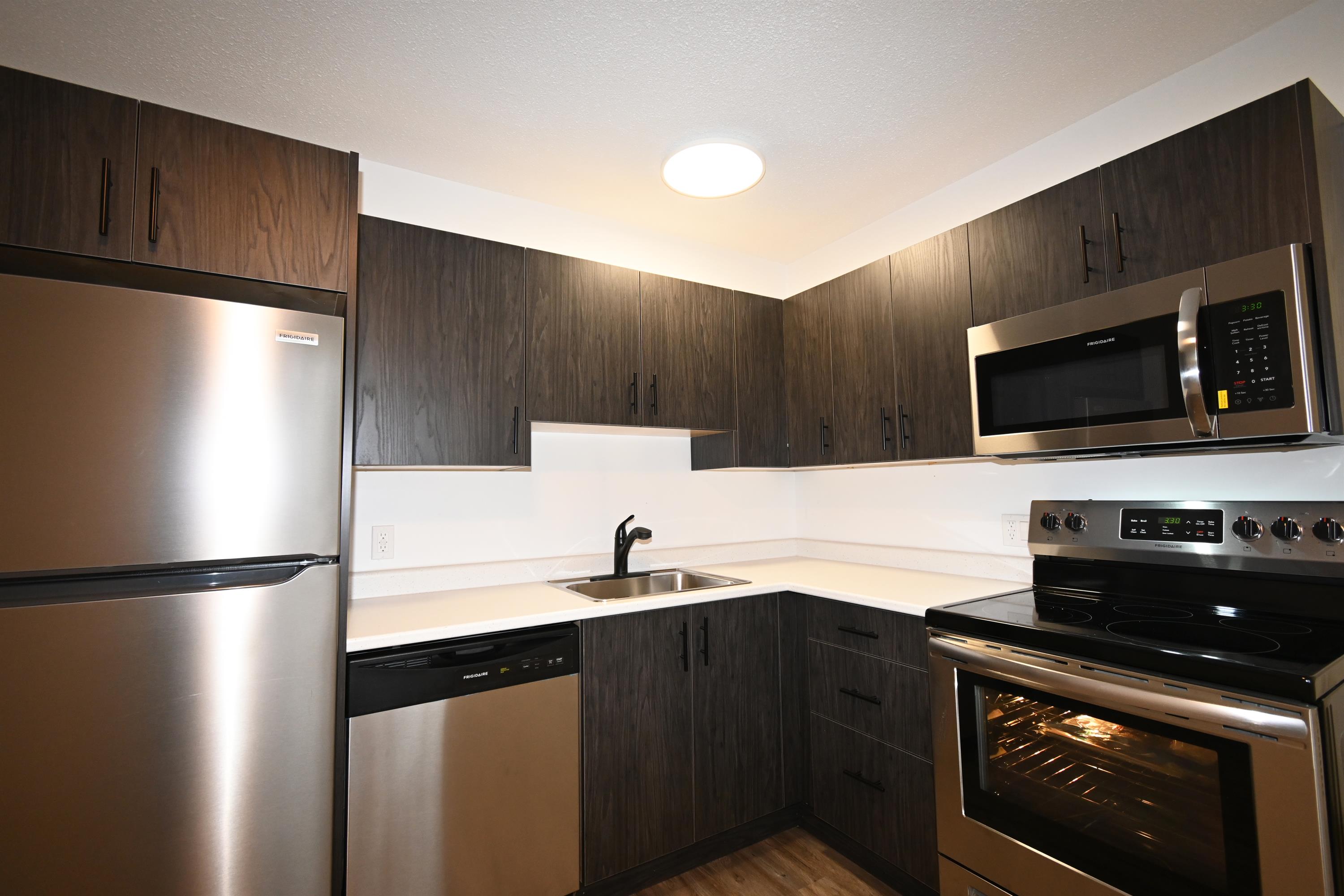 G86 - 1900 Strathcona Avenue - 1