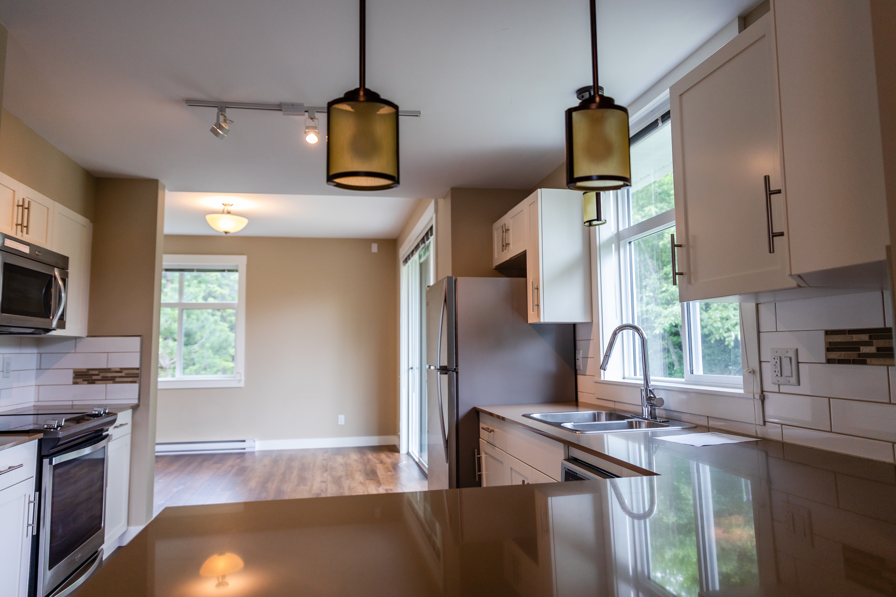 #302 - 110 Baxter Avenue - 1