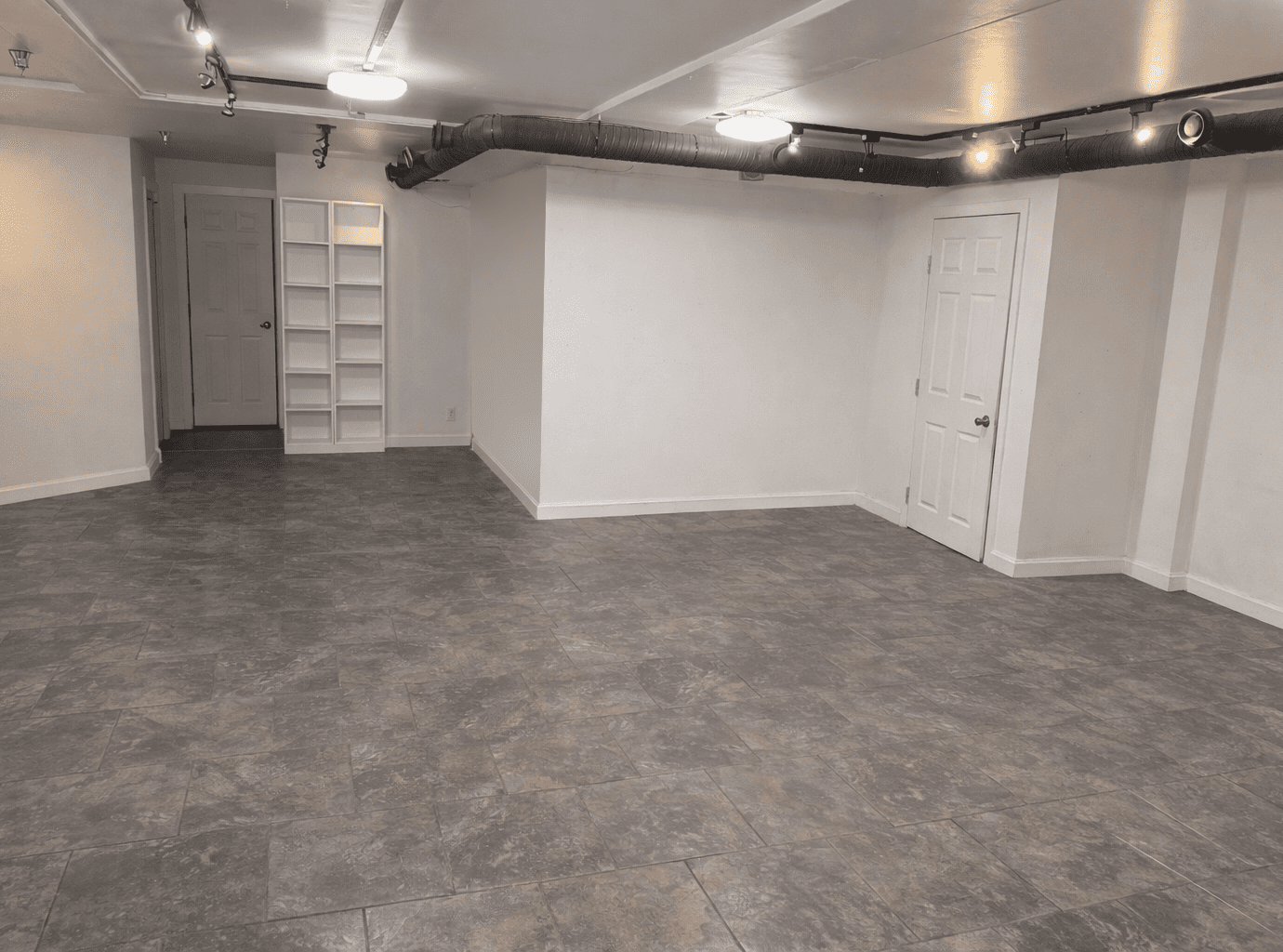 123 Commercial Street - 1