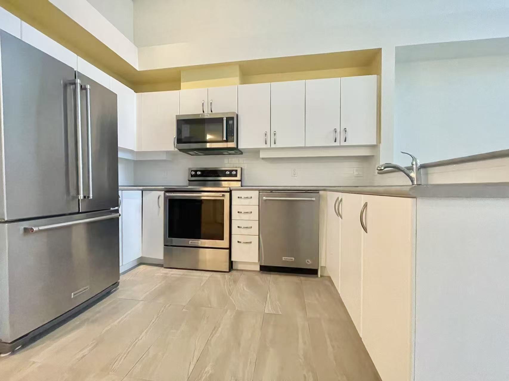 446- 10838 City Parkway - 1