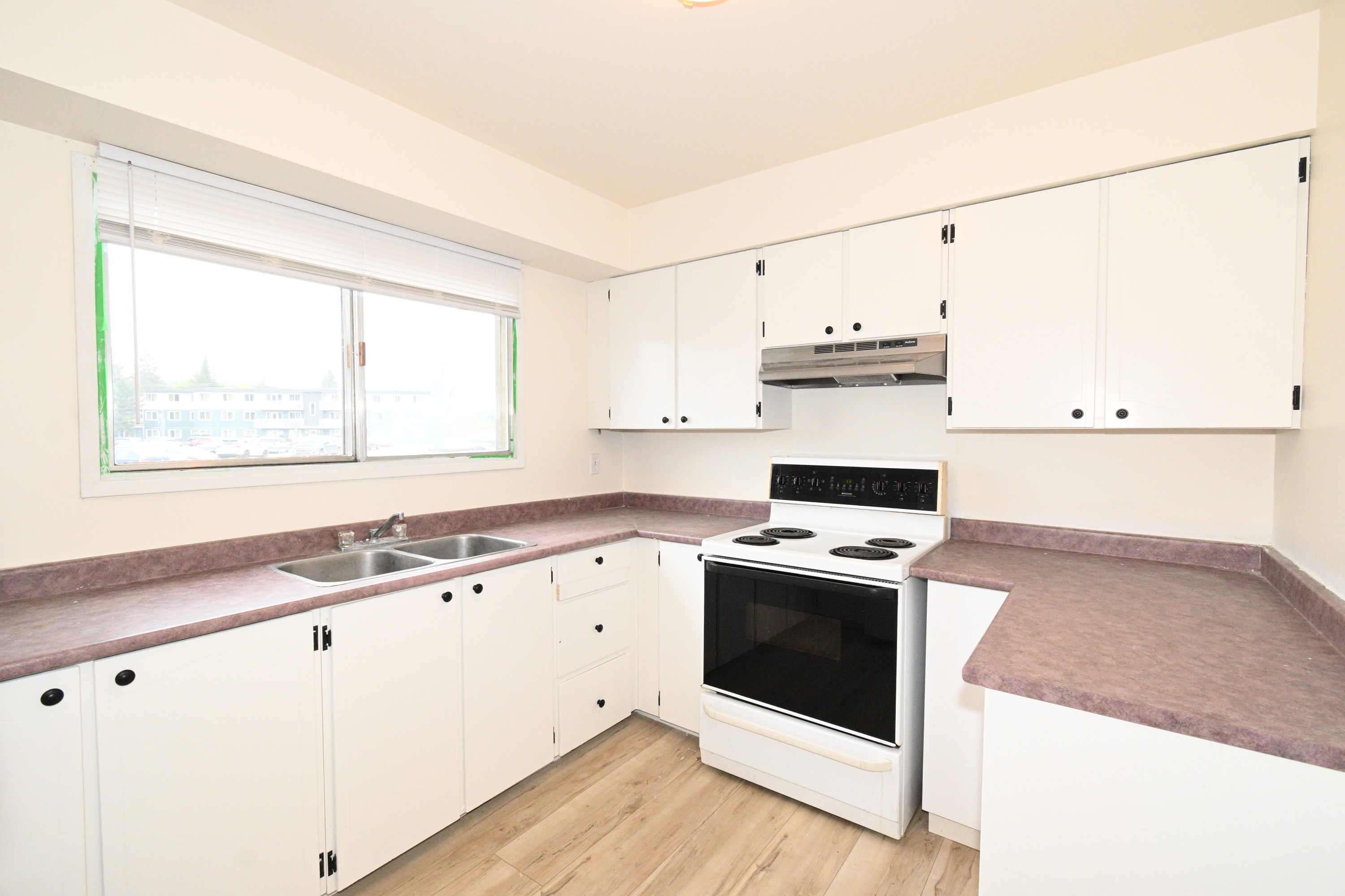 215 McIntyre Crescent - 1