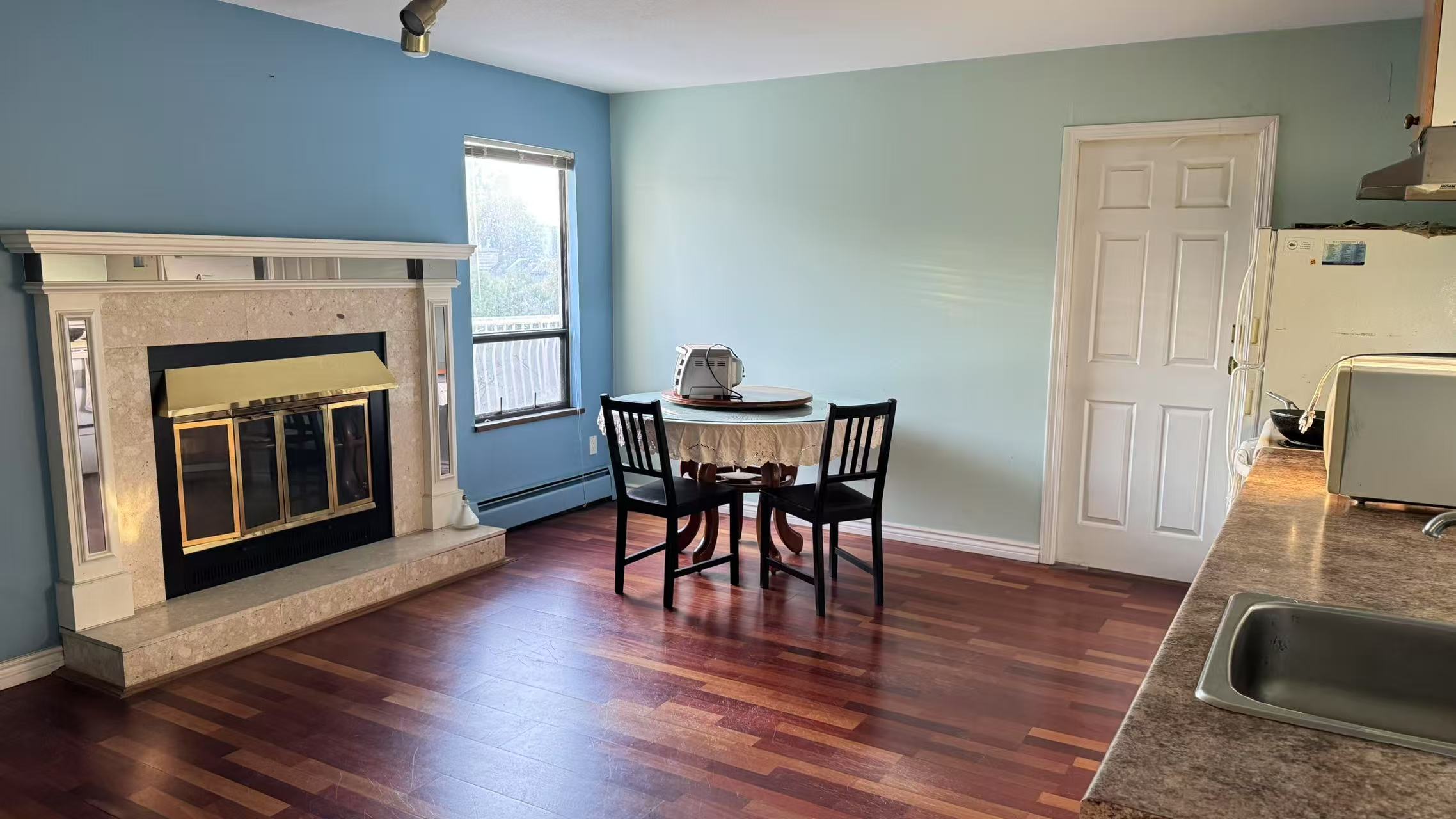 8091 Number 4 Road - Upper Unit 1